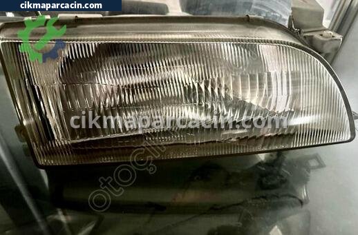 Toyota Corolla Sağ Ön Far çıkma parça