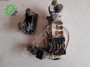 TOYOTA COROLLA İÇ VE MOTOR İÇİ SİGORTA RÖLE TABLA