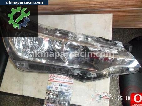 Toyota Corolla Sağ Ön Far çıkma parça