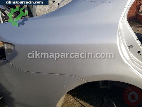 Toyota Corolla Sağ Arka Çamurluk çıkma parça