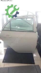 Toyota corolla sağ arka kapı orijinal temiz