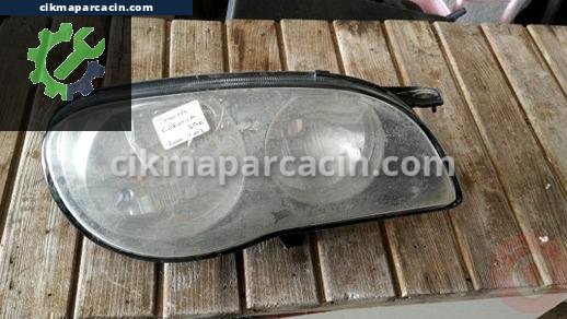 Toyota Corolla Sağ Ön Far çıkma parça