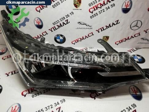 Toyota Corolla Sağ Ön Far çıkma parça