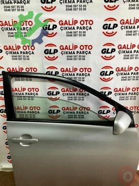 Toyota Corolla Ön Cam çıkma parça