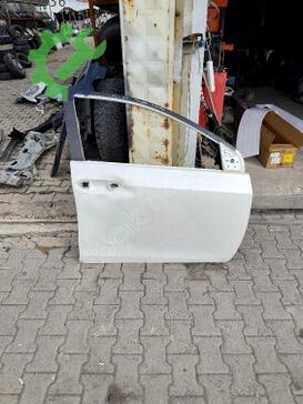 Toyota Corolla Sağ Ön Kapı çıkma parça