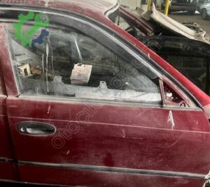 Toyota Corolla Sağ Ön Kapı Çıkma (2. Adet)