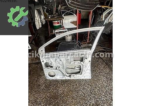 Toyota Corolla Sağ Ön Kapı çıkma parça