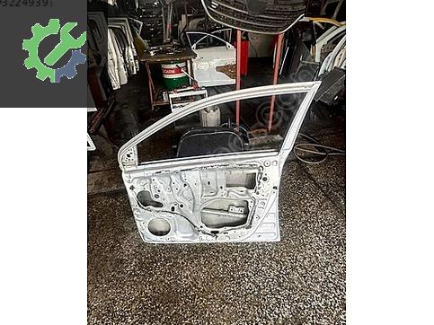 Toyota Corolla Sağ Ön Kapı çıkma parça