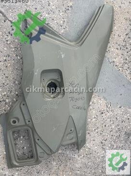 Toyota Corolla Sol Arka Çamurluk çıkma parça