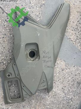 Toyota Corolla Sol Arka Çamurluk çıkma parça