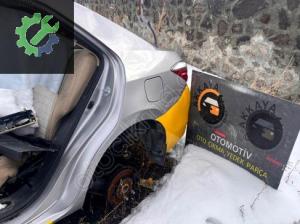 Toyota Corolla Sol Arka Çamurluk Orjinal Çıkma (13-18)