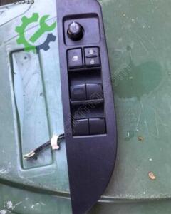 Toyota Corolla sol cam kumanda düğmeleri ve çerçevesi