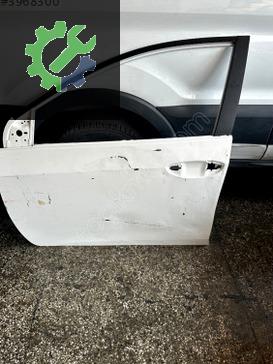 Toyota Corolla Sol Ön Kapı çıkma parça