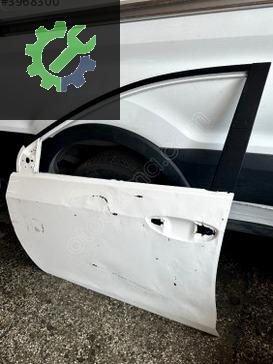 Toyota Corolla Sol Ön Kapı çıkma parça