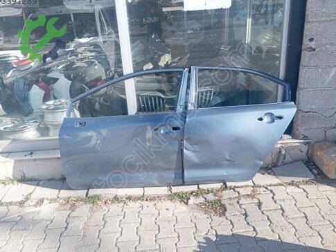 Toyota Corolla Sol Ön Kapı çıkma parça