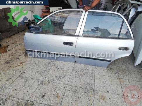 Toyota Corolla Sol Ön Kapı çıkma parça