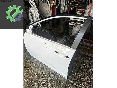 Toyota Corolla Sol Ön Kapı çıkma parça