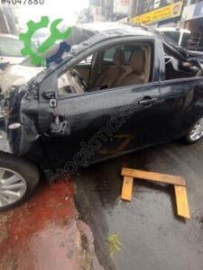 Toyota Corolla Sol Ön Kapı çıkma parça