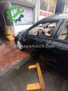 Toyota Corolla Sol Ön Kapı çıkma parça