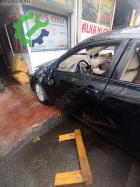 Toyota Corolla Sol Ön Kapı çıkma parça