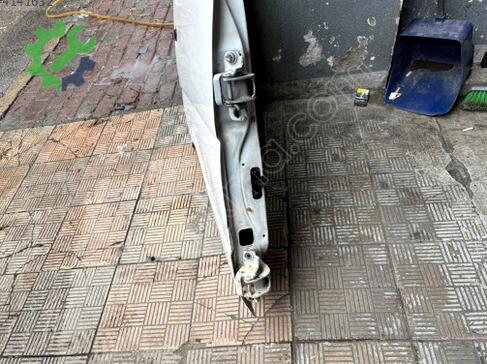 Toyota Hiace Sağ Ön Kapı çıkma parça