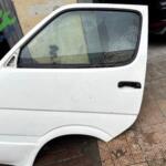 TOYOTA Hİ-ACE SOL ÖN KAPI KOMPLE