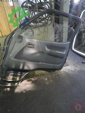 Toyota Hiace Sağ Ön Kapı çıkma parça