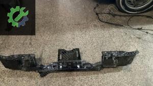 Toyota hilüx arka tampon demiri