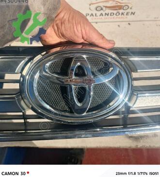 Toyota Hilux Ön Panjur çıkma parça