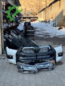 Toyota hilux ön tampon 2023 -26