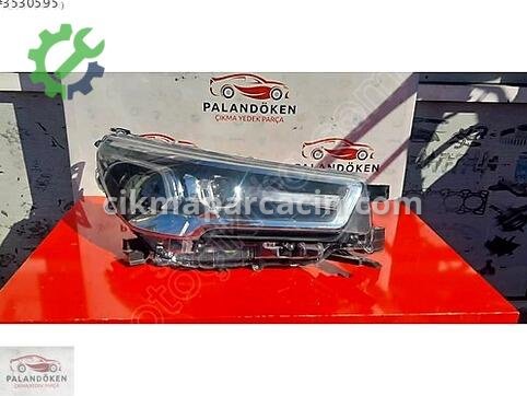 Toyota Hilux Sağ Ön Far çıkma parça