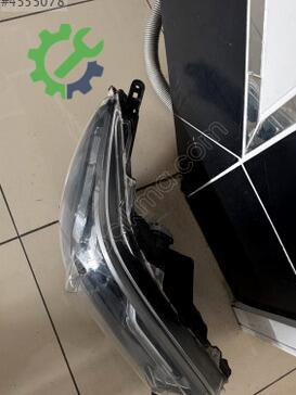 Toyota Hilux Sağ Ön Far çıkma parça