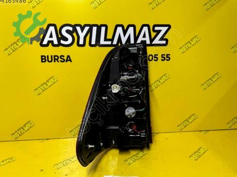 Toyota Hilux Sağ Arka Stop 21-24 çıkma parça