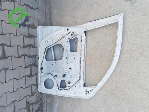 Toyota Hilux Sol Ön Kapı çıkma parça