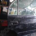 Toyota  karina sağ arka kapı