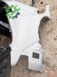 Toyota korola sağ arka çamurluk