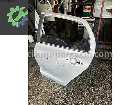 Toyota Verso Sol Ön Kapı çıkma parça