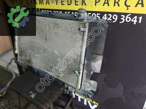 Toyota Corolla Su Radyatörü 4221336512 çıkma parça