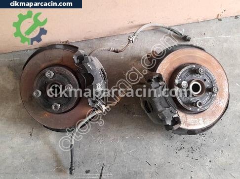 Toyota Yaris Sağ Taşıyıcı çıkma parça