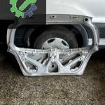 Toyota yaris bagaj  kapağı