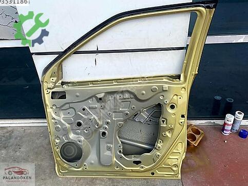Toyota Yaris Sağ Ön Kapı çıkma parça