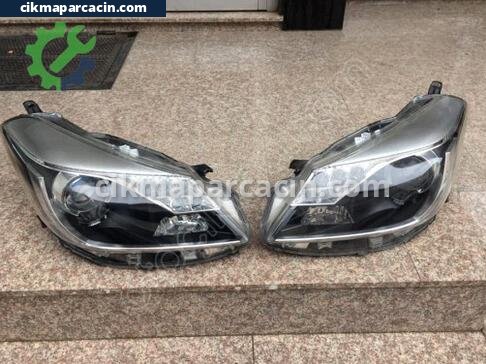 Toyota Yaris LED Far çıkma parça