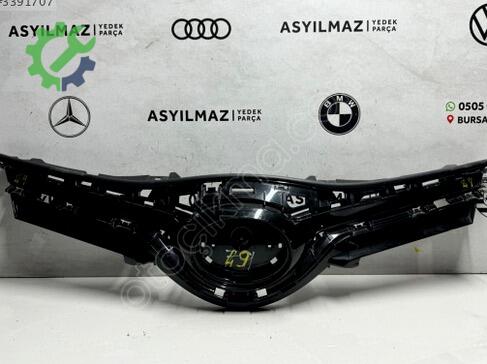 Toyota Yaris Ön Panjur çıkma parça