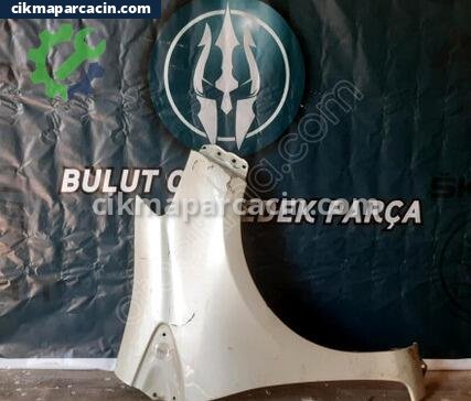 Toyota Yaris Sağ Ön Çamurluk çıkma parça