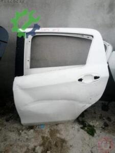 Toyota yaris sol arka kapı
