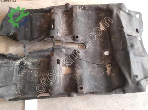 Toyota Yaris Taban Halısı çıkma parça