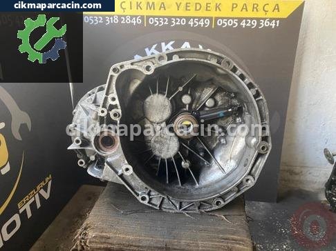 Renault Trafic Şanzıman Komple çıkma parça