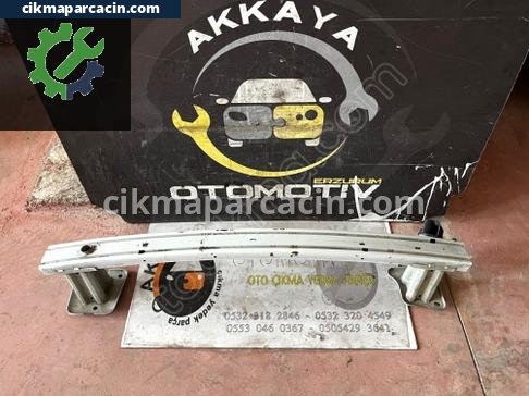 Renault Trafic Ön Tampon Demiri çıkma parça