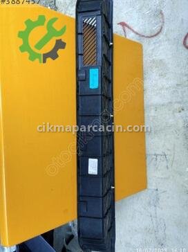 Volkswagen Transporter Basamak 701863725A çıkma parça
