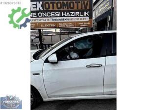 Fiat Egea Sağ Ön Kapı Çıkma
